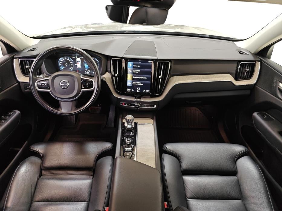 VOLVO XC60 2020