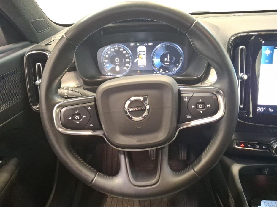 VOLVO XC40 2021