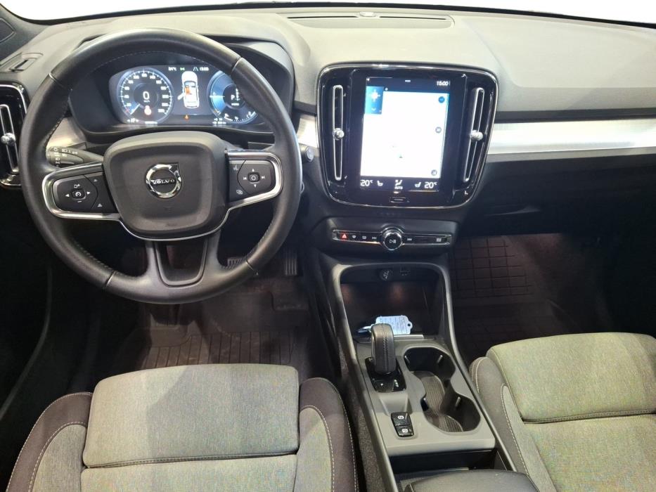 VOLVO XC40 2021