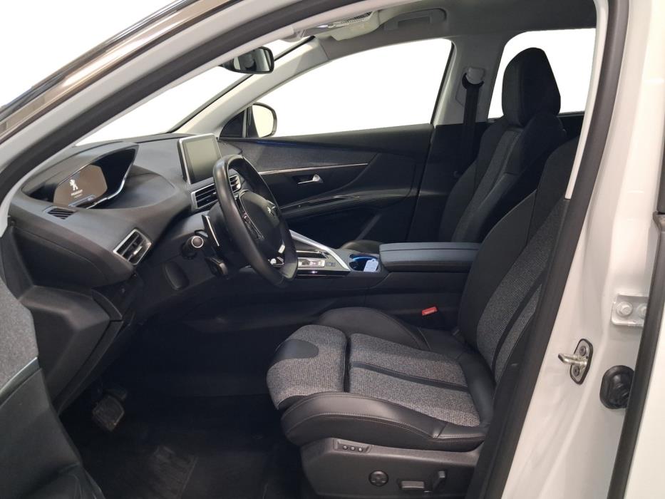 PEUGEOT 5008 2019