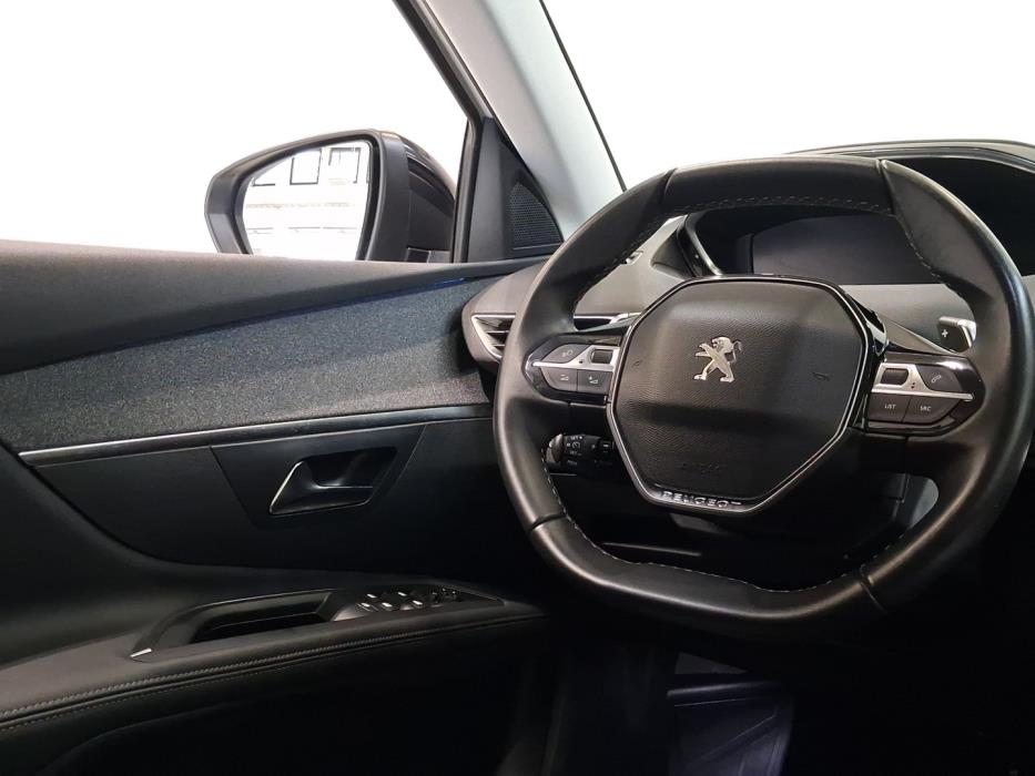 PEUGEOT 5008 2019