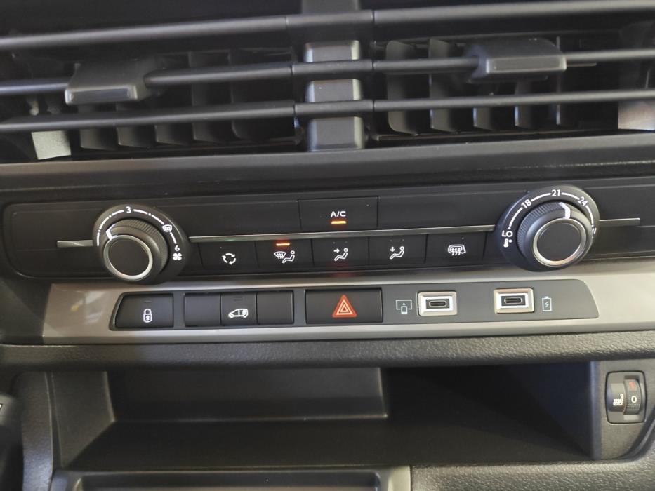 PEUGEOT Expert 2026