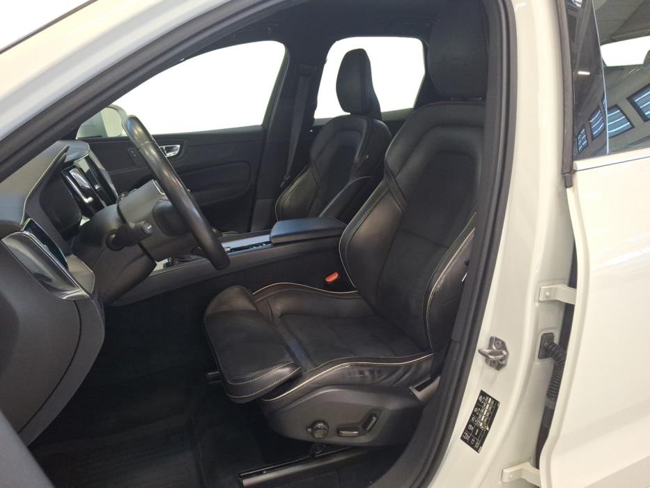 VOLVO XC60 2019
