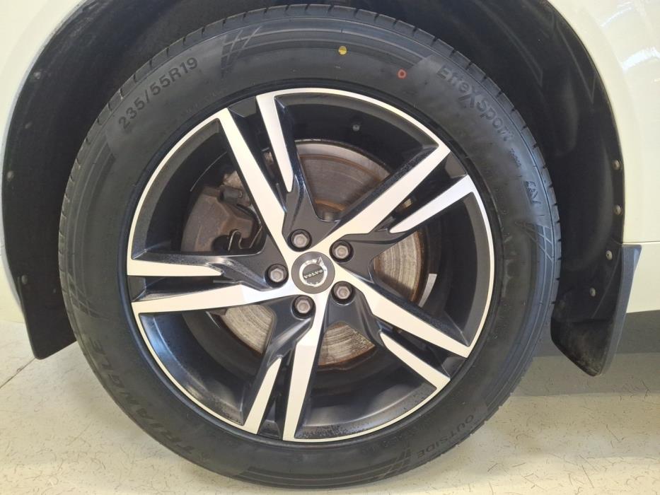 VOLVO XC60 2019