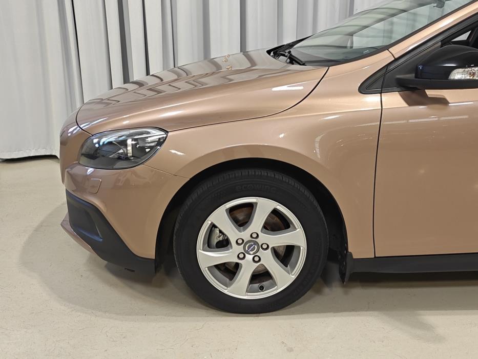VOLVO V40 Cross Country 2013