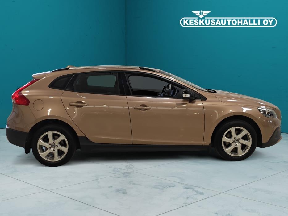 VOLVO V40 Cross Country 2013