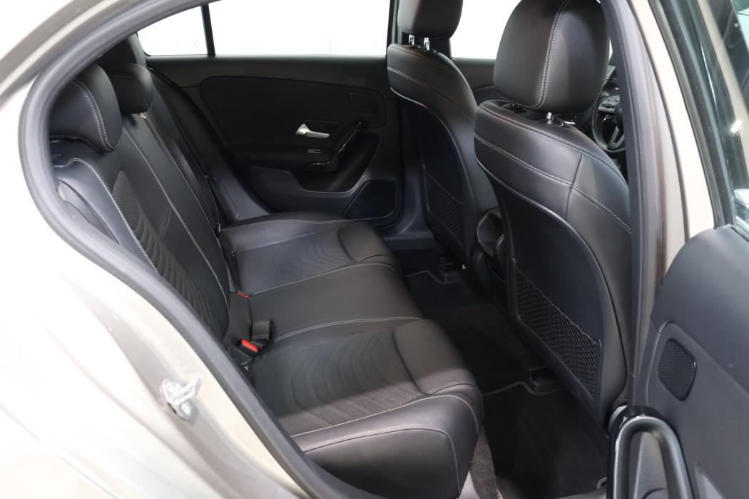 MERCEDES-BENZ A 2019