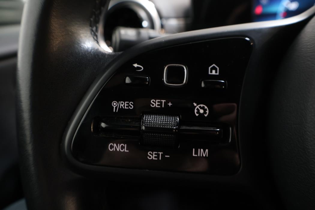 MERCEDES-BENZ A 2019