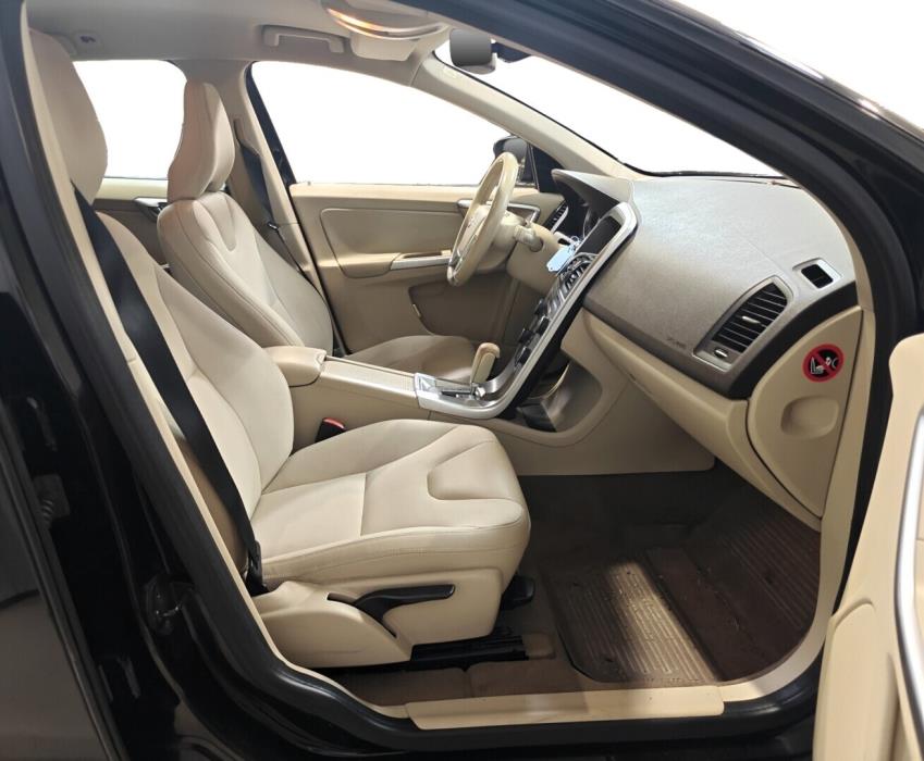 VOLVO XC60 2011