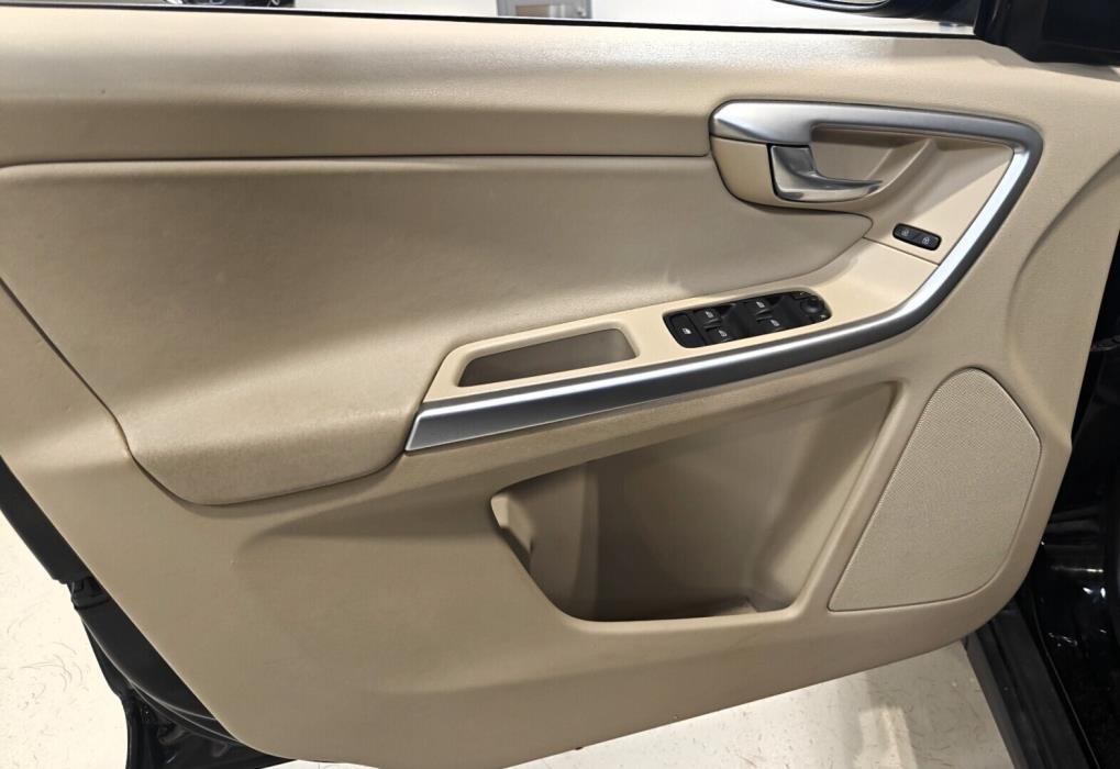 VOLVO XC60 2011
