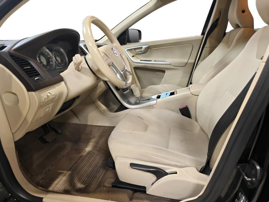 VOLVO XC60 2011