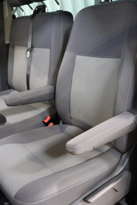 VOLKSWAGEN Caravelle 2014