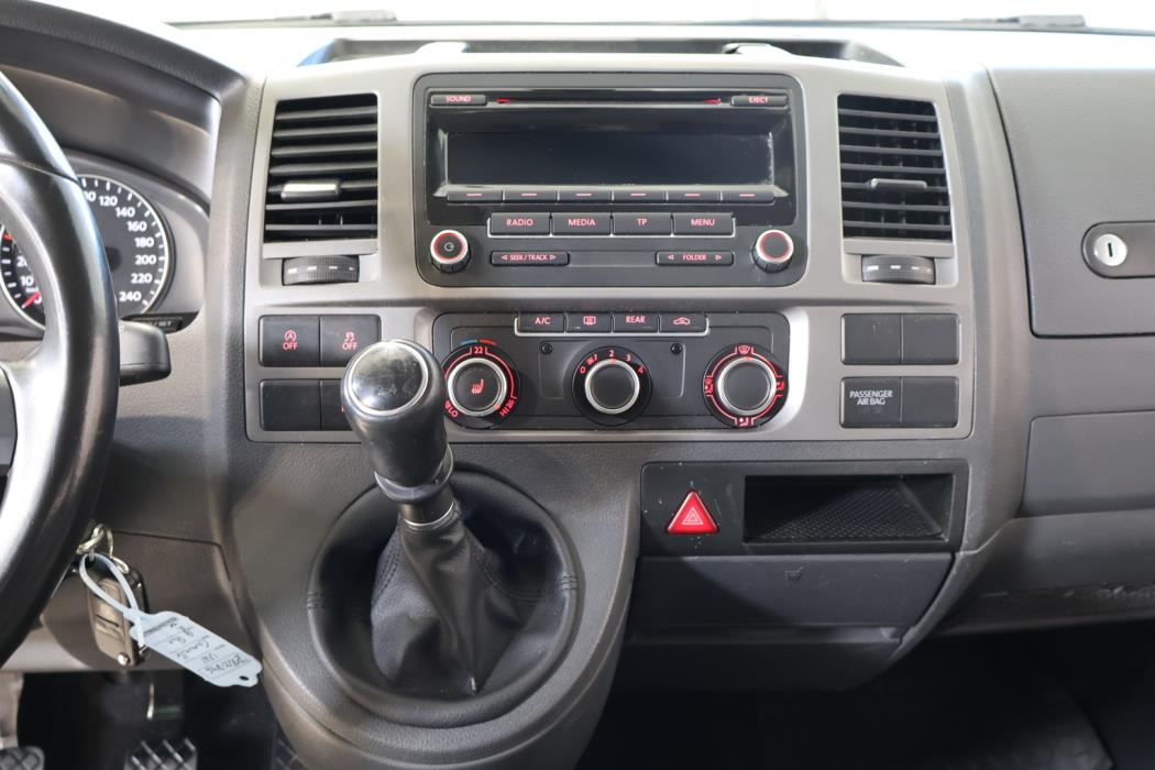 VOLKSWAGEN Caravelle 2014