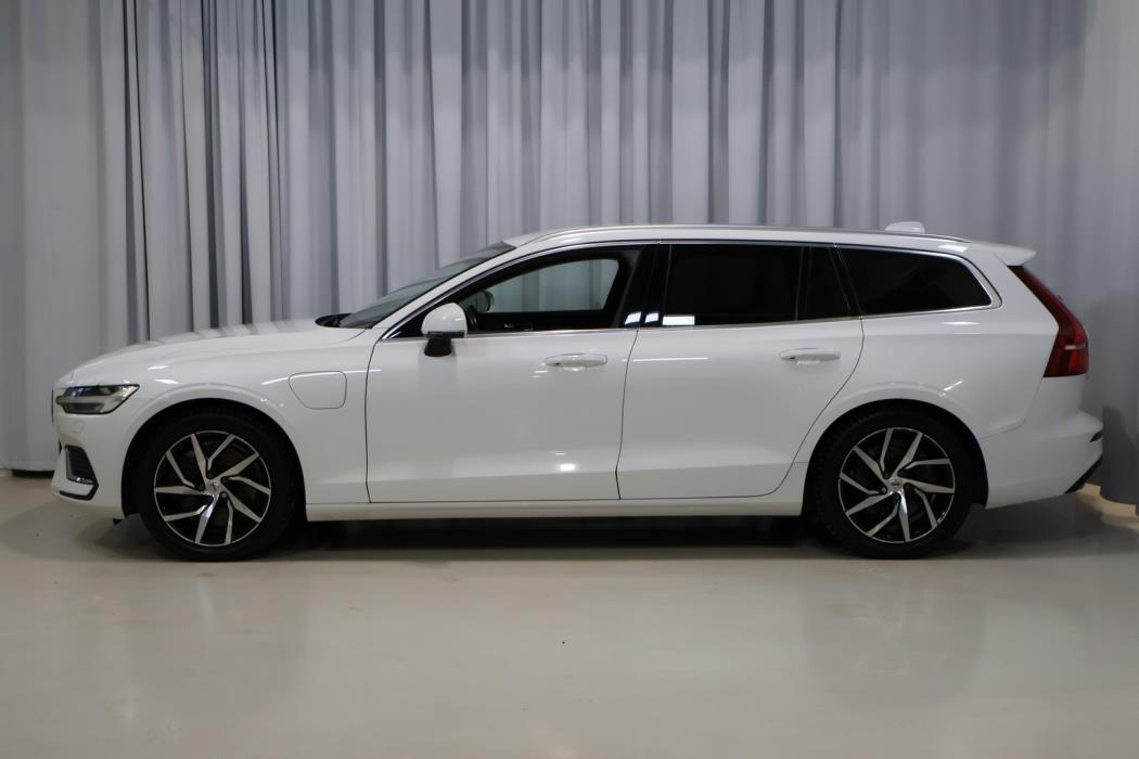 VOLVO V60 2021