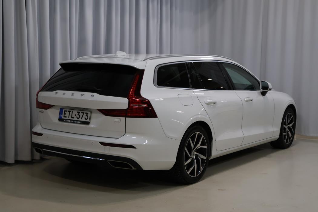 VOLVO V60 2021