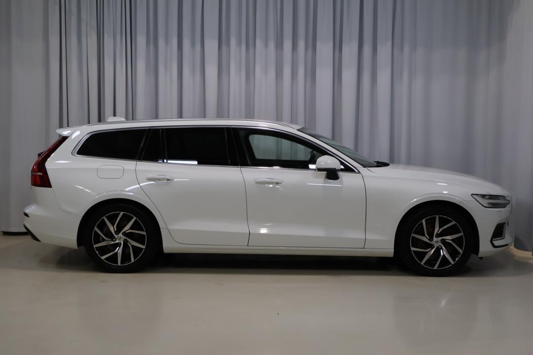 VOLVO V60 2021