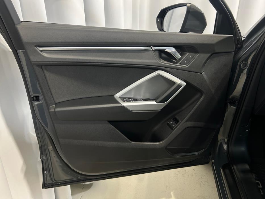 AUDI Q3 2021