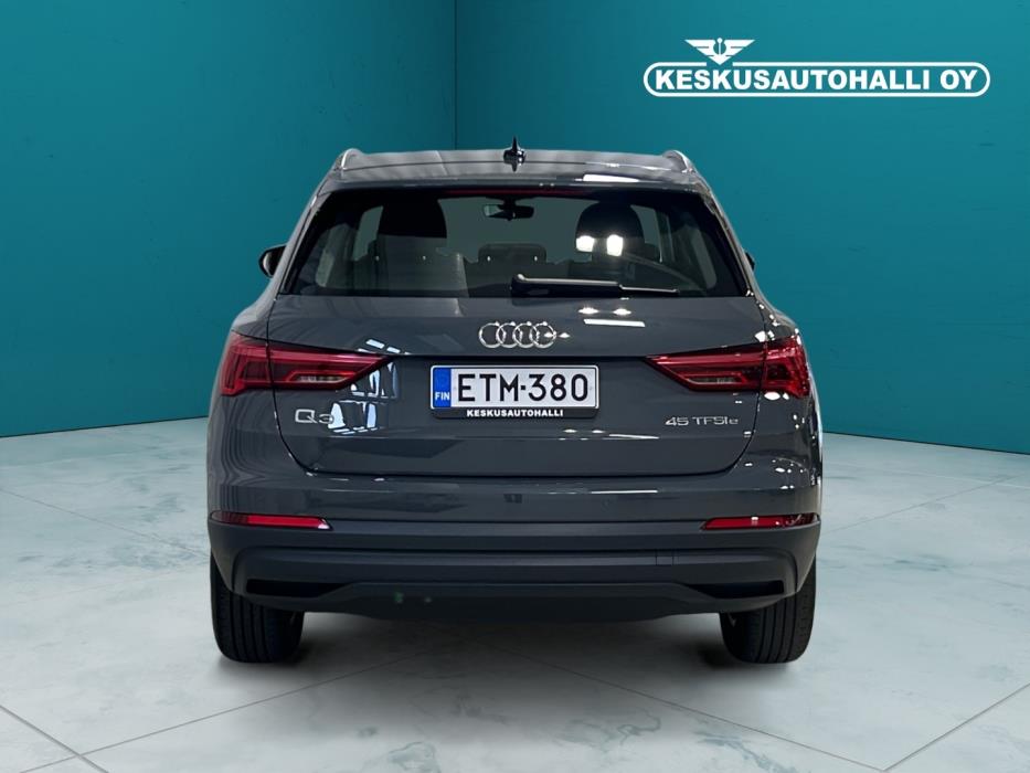 AUDI Q3 2021