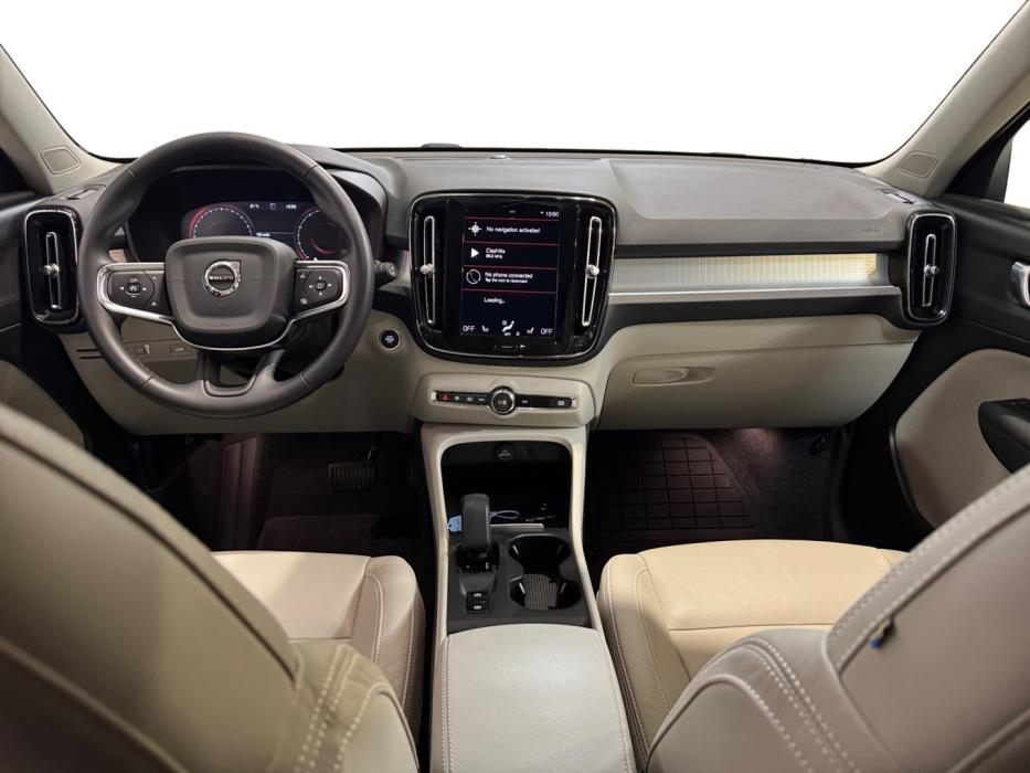 VOLVO XC40 2021