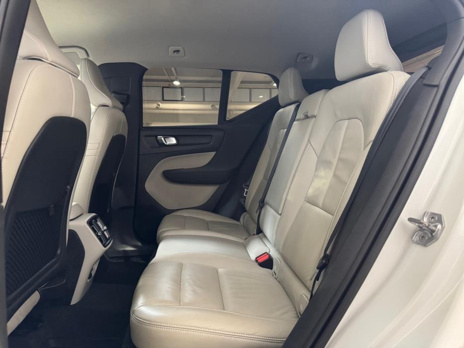 VOLVO XC40 2021