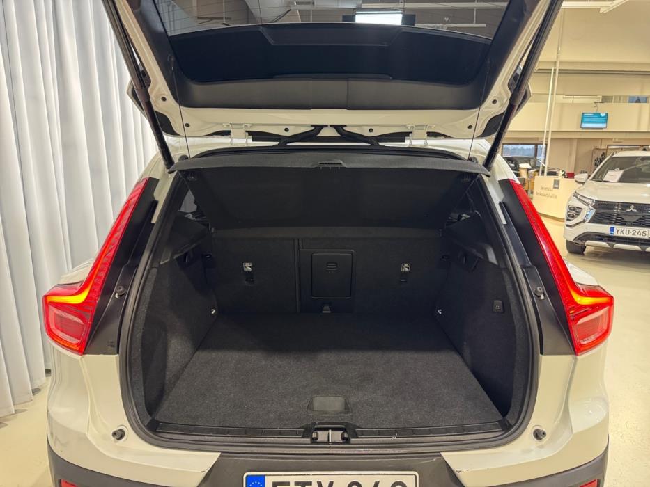 VOLVO XC40 2021
