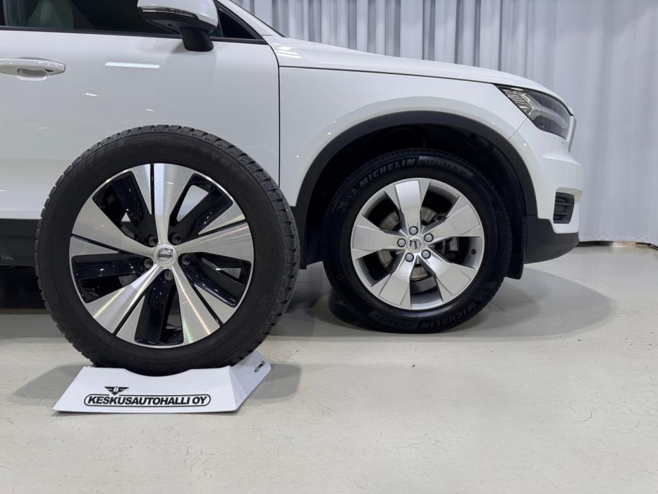 VOLVO XC40 2021