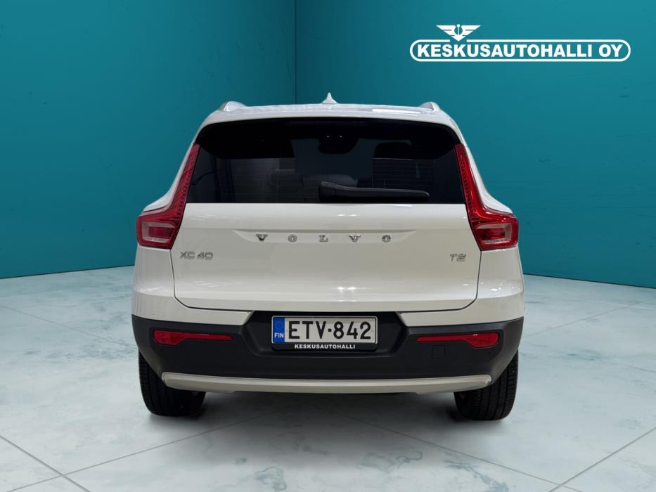 VOLVO XC40 2021
