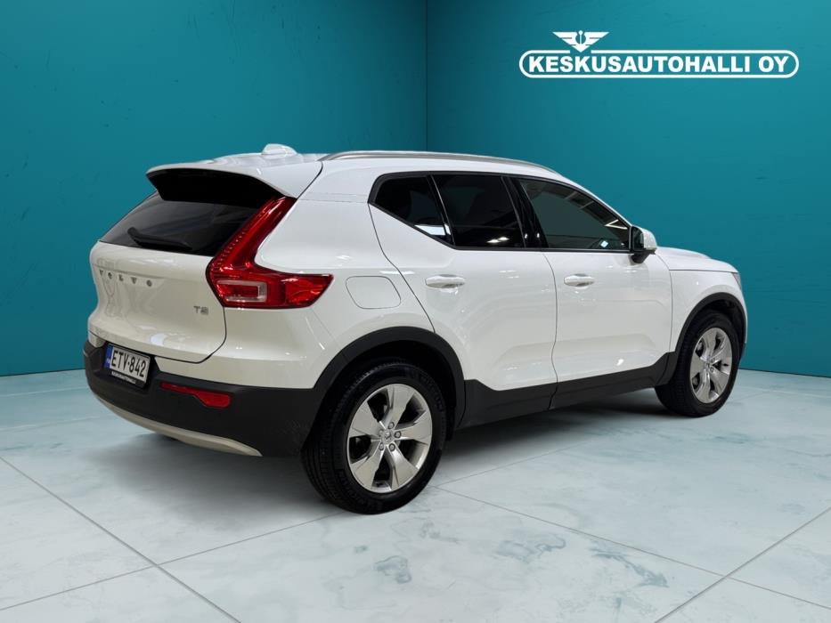 VOLVO XC40 2021