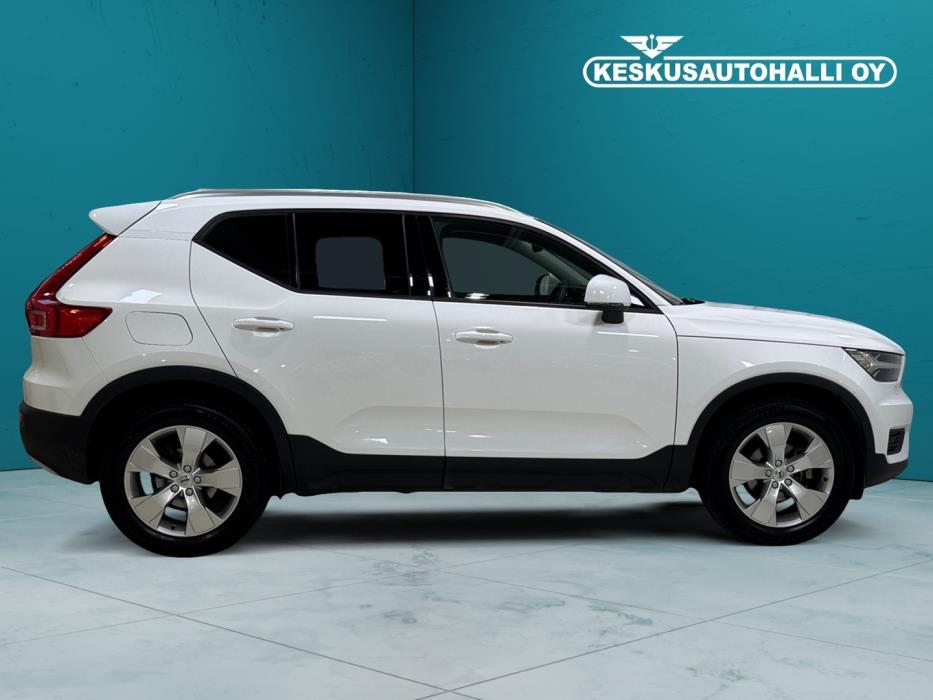 VOLVO XC40 2021