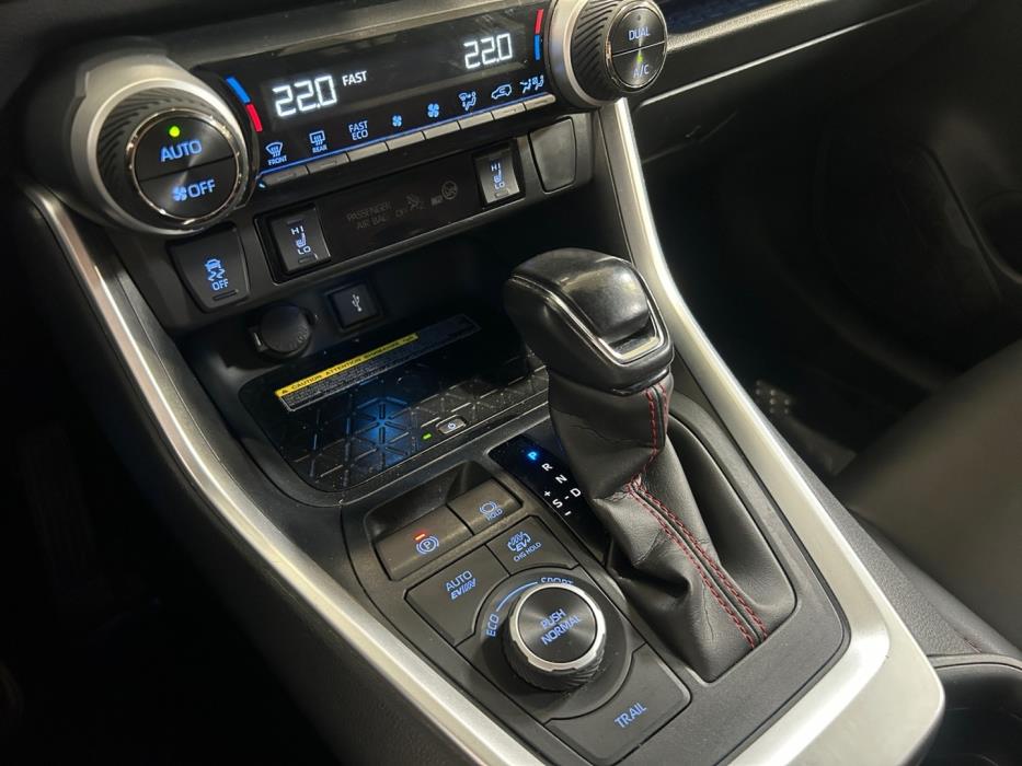 TOYOTA RAV4 2021