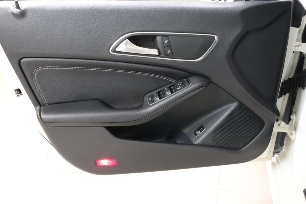 MERCEDES-BENZ CLA 2014