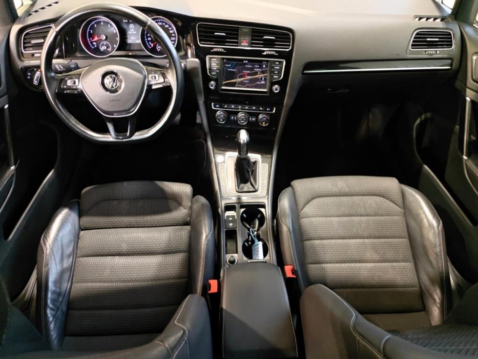VOLKSWAGEN Golf 2016