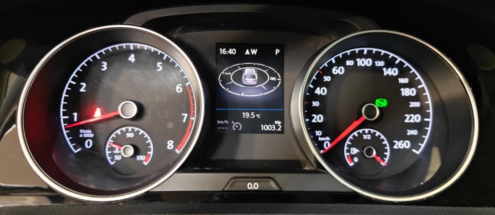 VOLKSWAGEN Golf 2016