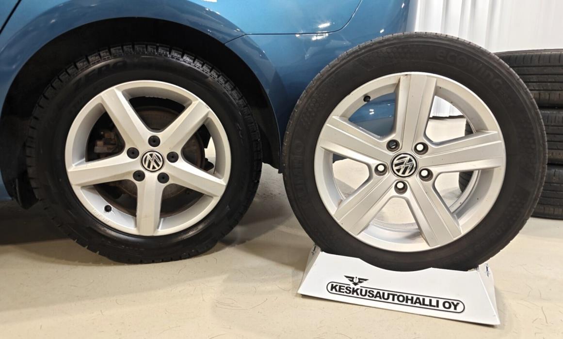 VOLKSWAGEN Golf 2016