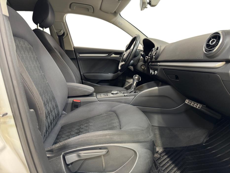 AUDI A3 2016