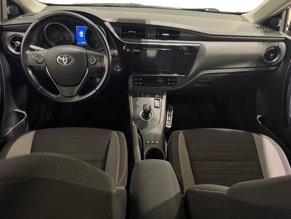 TOYOTA Auris 2017