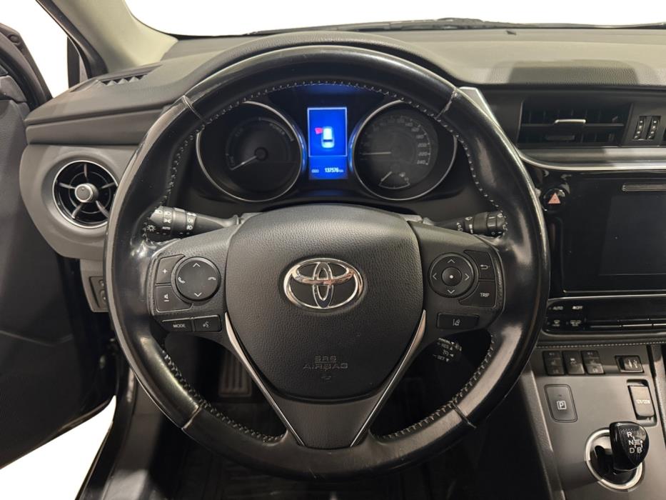 TOYOTA Auris 2017