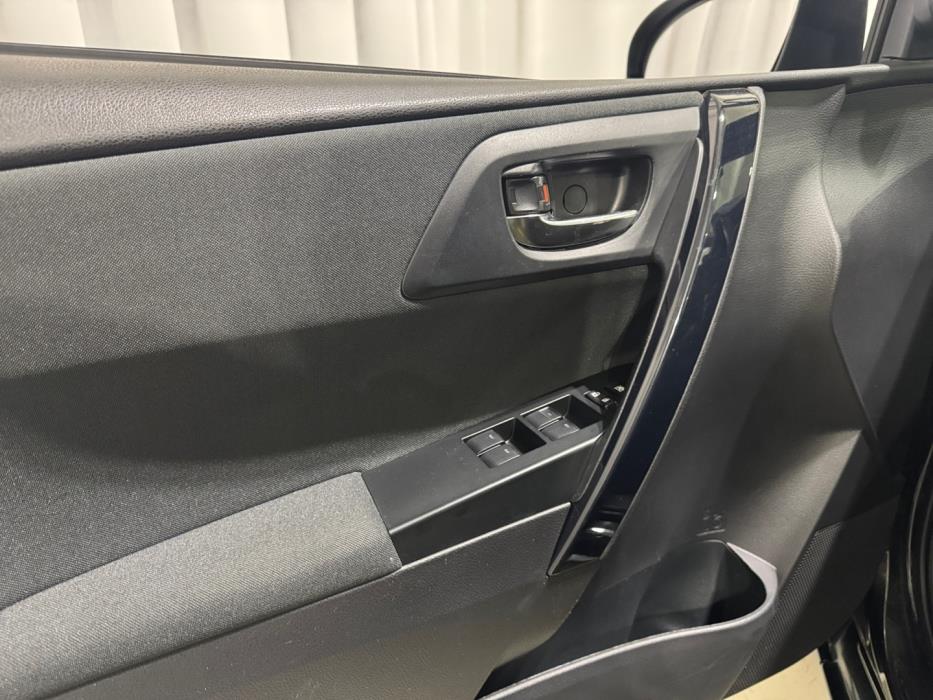 TOYOTA Auris 2017