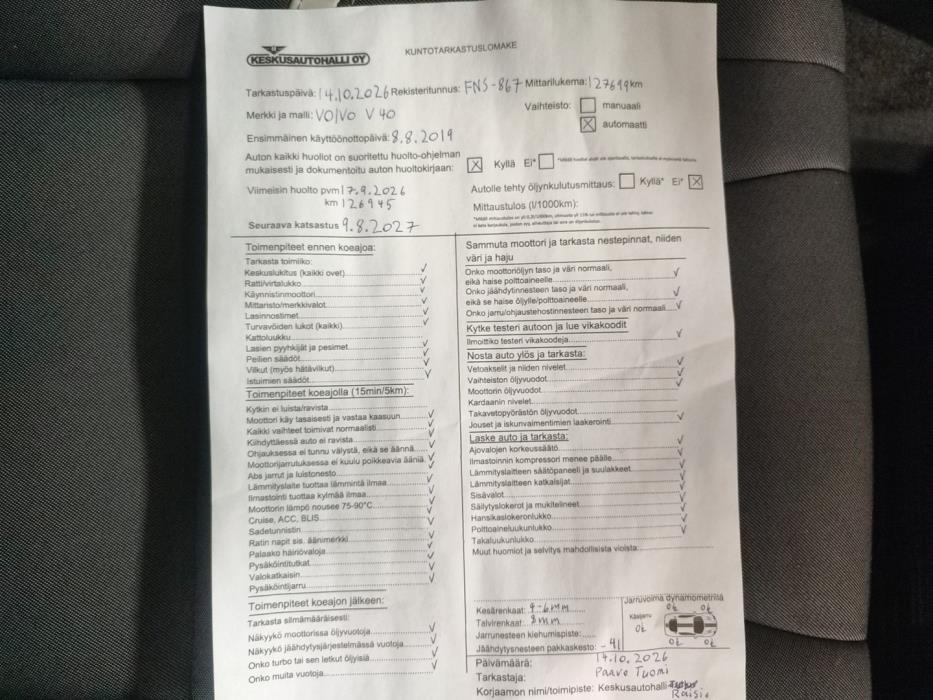 VOLVO V40 2019