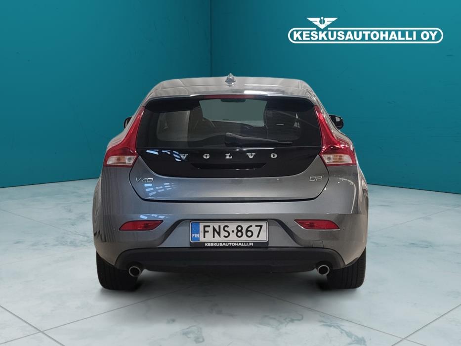 VOLVO V40 2019