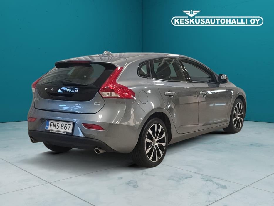 VOLVO V40 2019