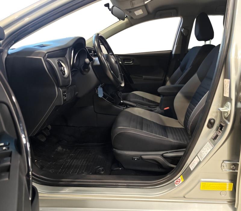 TOYOTA Auris 2017