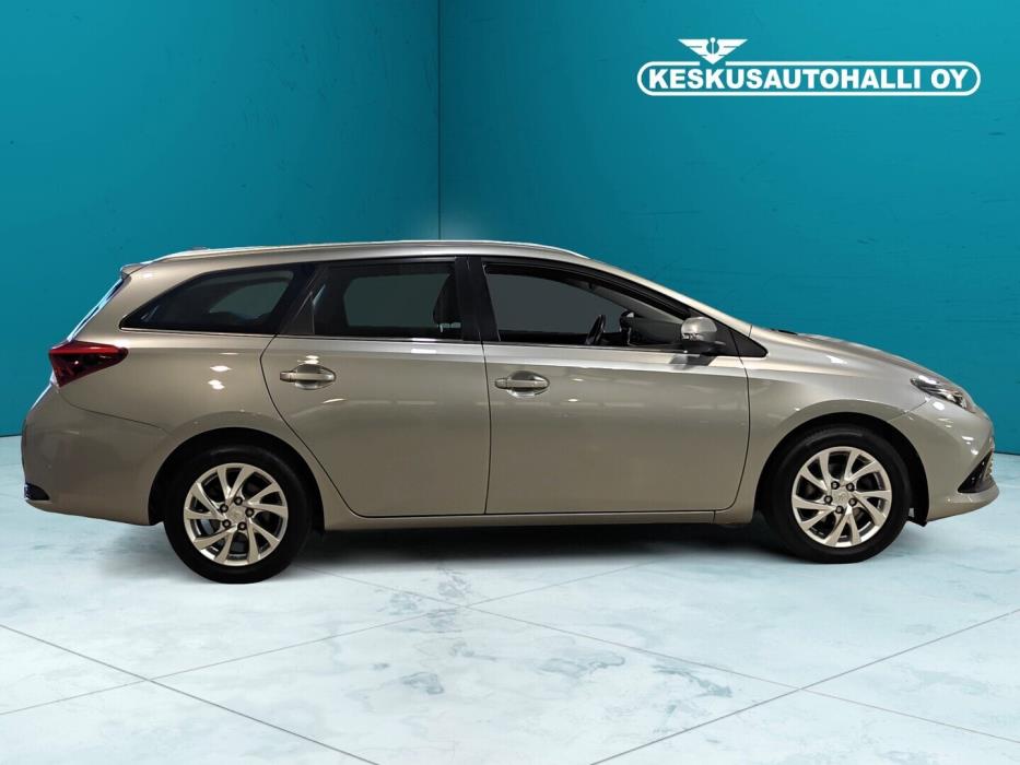 TOYOTA Auris 2017