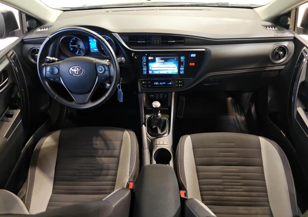 TOYOTA Auris 2017