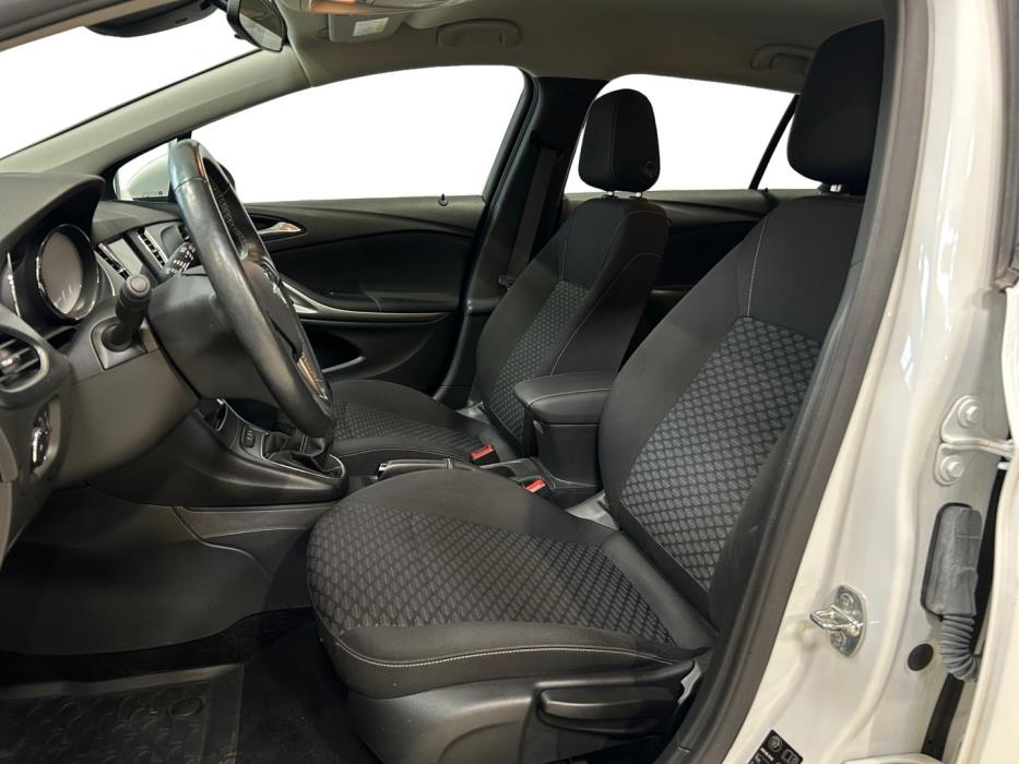 OPEL Astra 2021