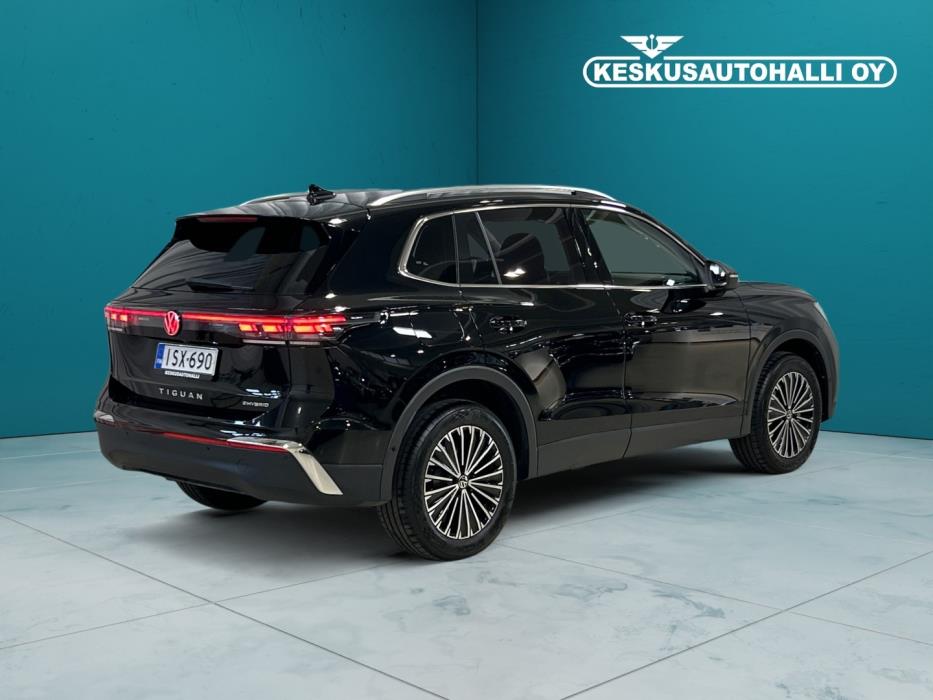 VOLKSWAGEN Tiguan 2026