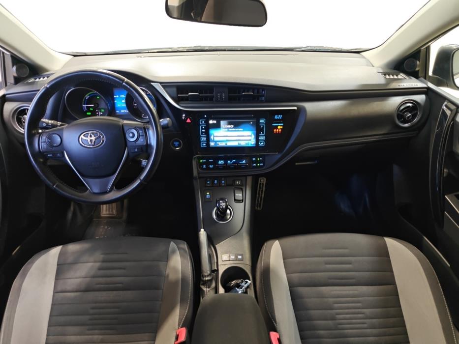 TOYOTA Auris 2016