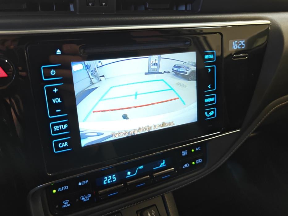 TOYOTA Auris 2016