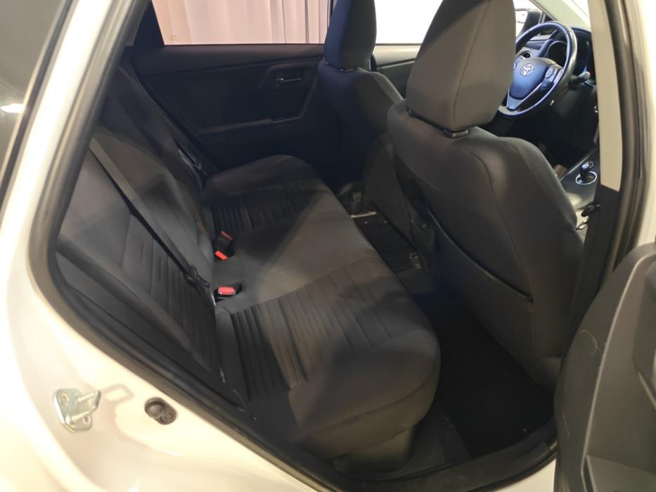 TOYOTA Auris 2016