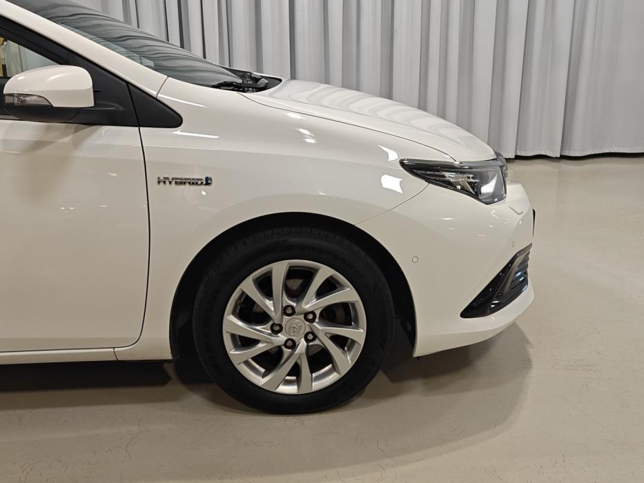 TOYOTA Auris 2016